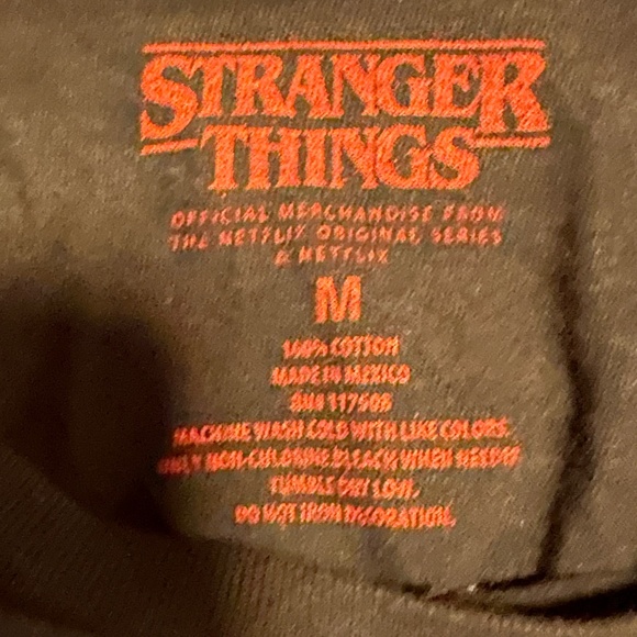 Official Stranger Things Season 1 T-shirt - Picture 7 of 9